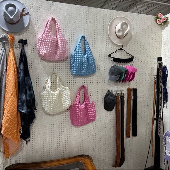 Meet your Posher, Suzy - Picture 4 of 8